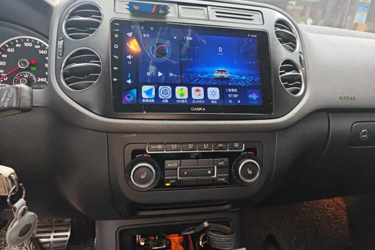 Used Volkswagen Tiguan 2014 2.0 TSI Exclusive Edition Audio And AC Panel