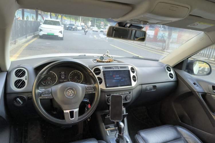 Used Volkswagen Tiguan 2014 1.8TSI Automatic 2WD 30th Anniversary Edition Center Console