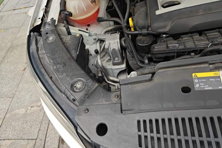 Used Volkswagen Tiguan 2014 2.0 TSI Exclusive Edition Engine Bay Right