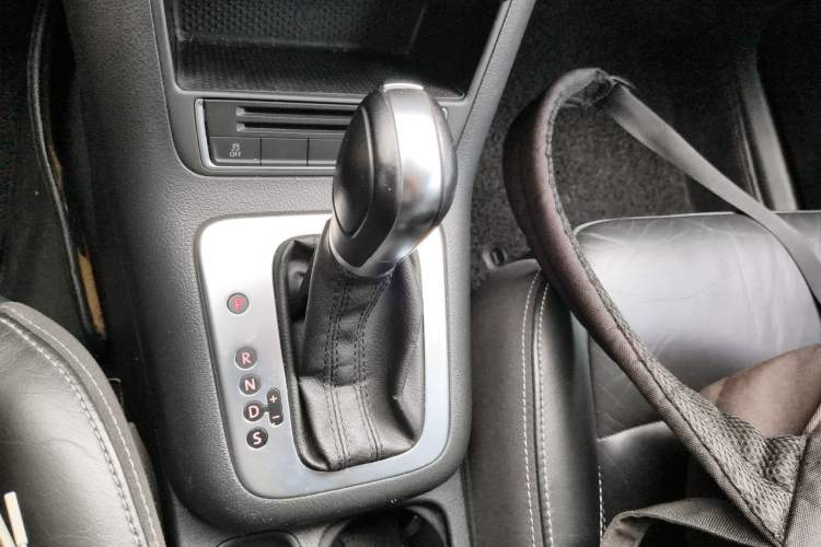 Used Volkswagen Tiguan 2014 1.8TSI Automatic 2WD 30th Anniversary Edition Gear Lever