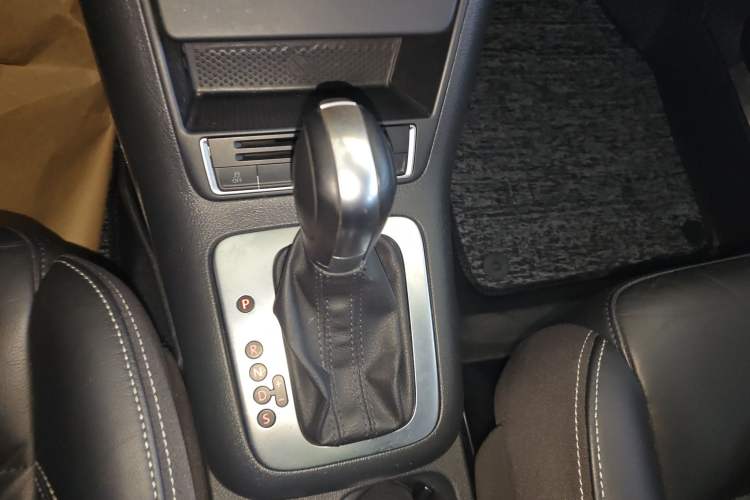Used Volkswagen Tiguan 2014 1.8TSI Automatic 2WD 30th Anniversary Edition Gear Lever
