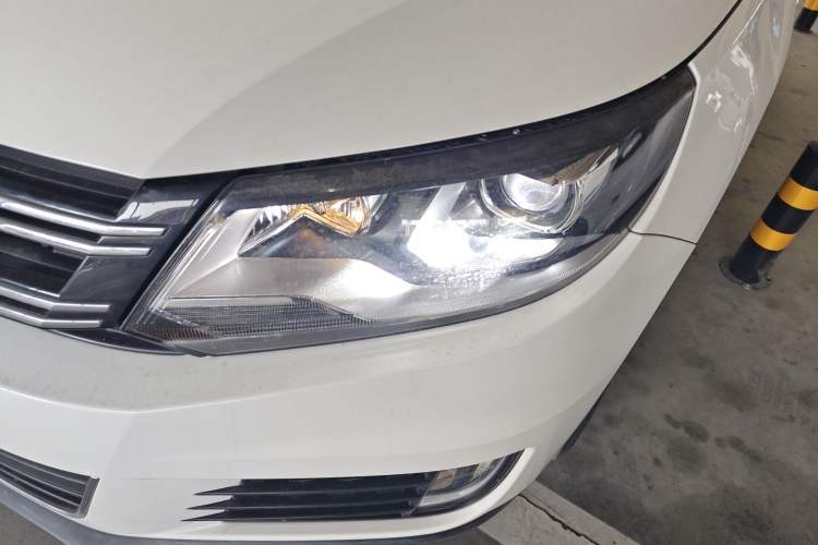 Used Volkswagen Tiguan 2014 1.8TSI Automatic 2WD 30th Anniversary Edition Left Front Headlight