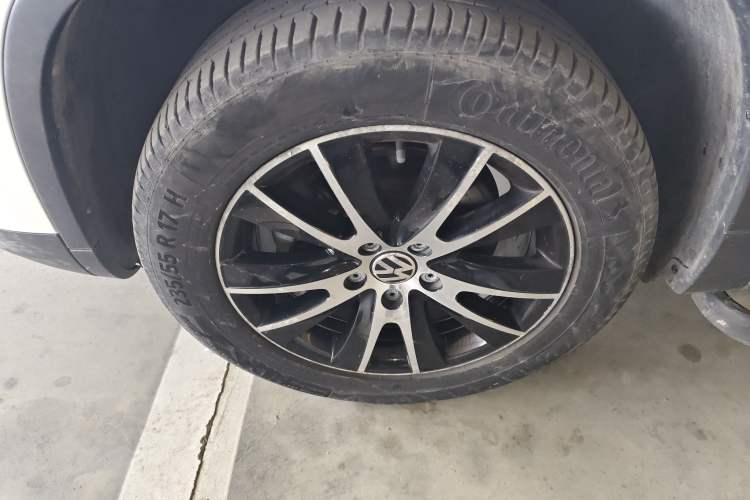 Used Volkswagen Tiguan 2014 1.8TSI Automatic 2WD 30th Anniversary Edition Left Front Wheel Hub