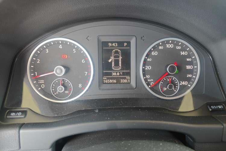 Used Volkswagen Tiguan 2014 1.8TSI Automatic 2WD 30th Anniversary Edition Odometer Close Up