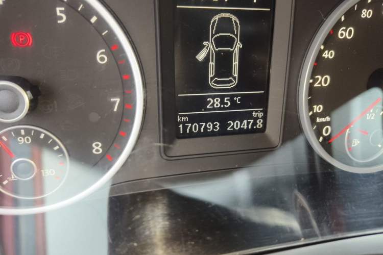 Used Volkswagen Tiguan 2014 1.8TSI Automatic 2WD 30th Anniversary Edition Odometer Close Up
