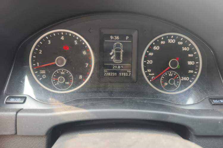 Used Volkswagen Tiguan 2014 1.8TSI Automatic 2WD 30th Anniversary Edition Odometer Close Up