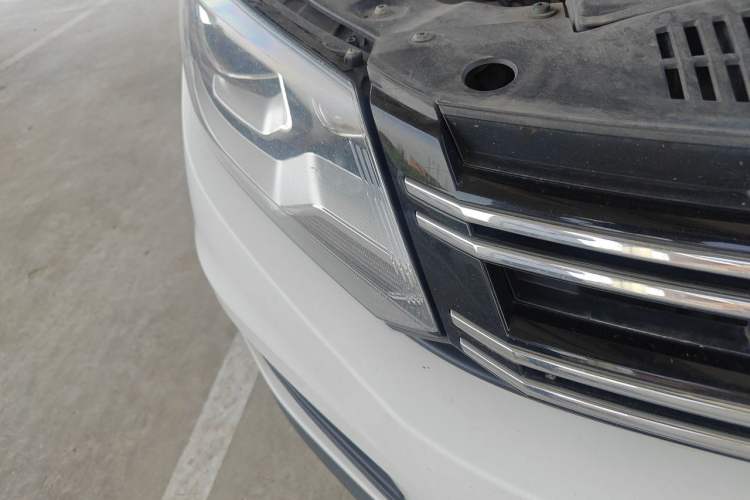 Used Volkswagen Tiguan 2014 1.8TSI Automatic 2WD 30th Anniversary Edition Right Front Headlight