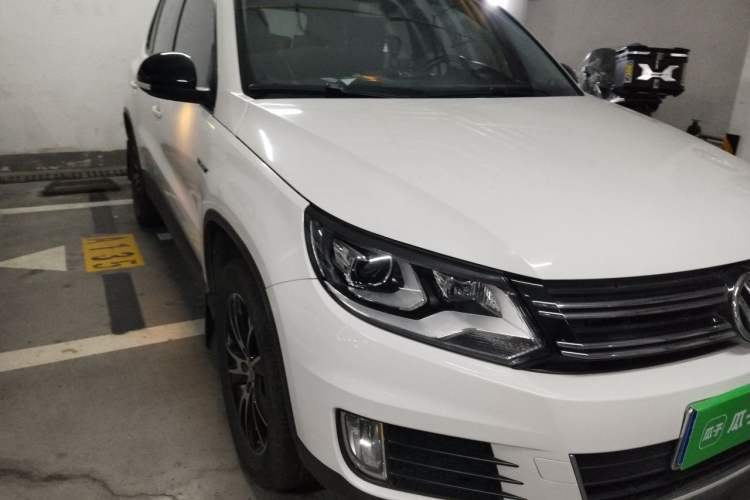 Used Volkswagen Tiguan 2014 1.8TSI Automatic 2WD 30th Anniversary Edition Right Front Headlight
