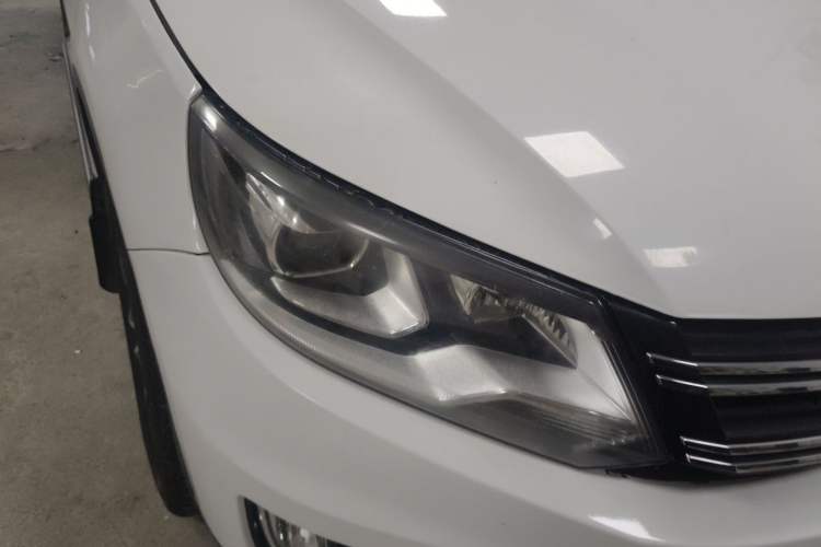 Used Volkswagen Tiguan 2014 1.8TSI Automatic 2WD 30th Anniversary Edition Right Front Headlight
