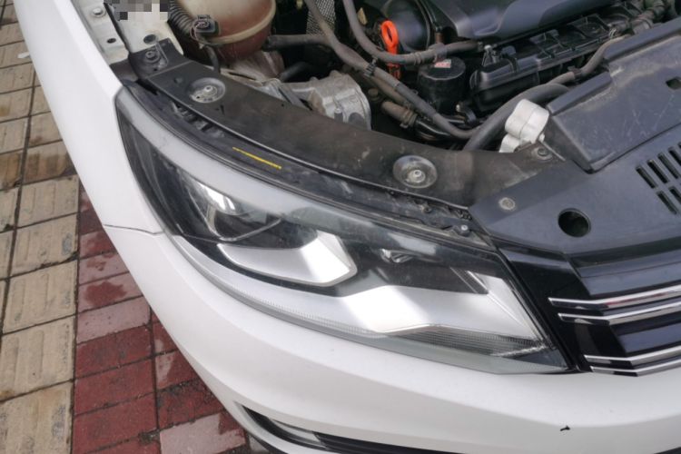 Used Volkswagen Tiguan 2014 1.8TSI Automatic 2WD 30th Anniversary Edition Right Front Headlight