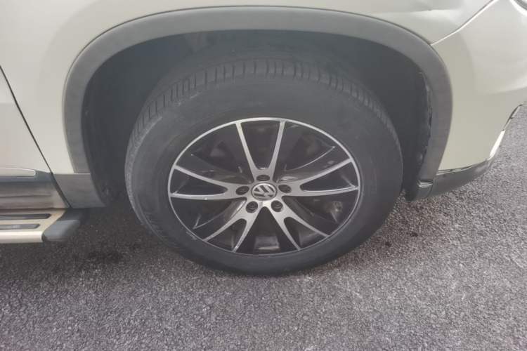 Used Volkswagen Tiguan 2014 1.8TSI Automatic 2WD 30th Anniversary Edition Right Front Wheel Hub