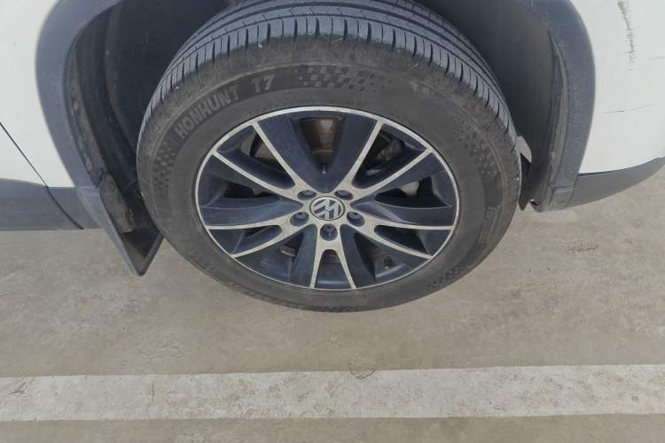 Used Volkswagen Tiguan 2014 1.8TSI Automatic 2WD 30th Anniversary Edition Right Front Wheel Hub