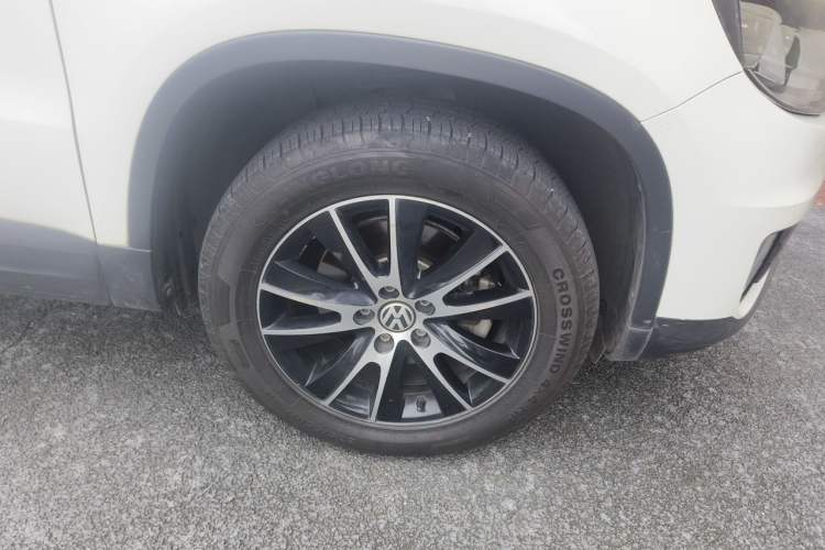 Used Volkswagen Tiguan 2014 1.8TSI Automatic 2WD 30th Anniversary Edition Right Front Wheel Hub