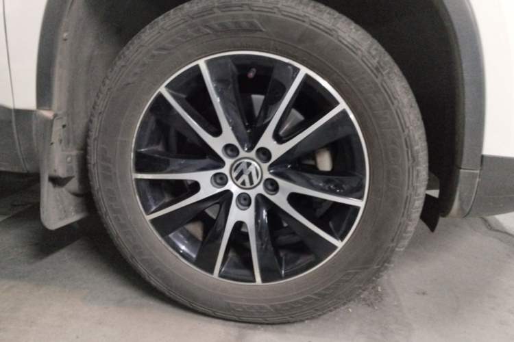 Used Volkswagen Tiguan 2014 1.8TSI Automatic 2WD 30th Anniversary Edition Right Front Wheel Hub