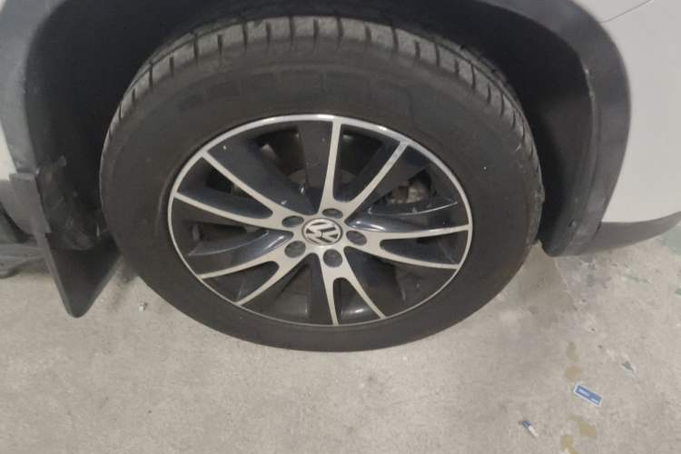 Used Volkswagen Tiguan 2014 1.8TSI Automatic 2WD 30th Anniversary Edition Right Front Wheel Hub