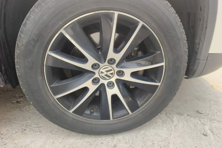 Used Volkswagen Tiguan 2014 1.8TSI Automatic 2WD 30th Anniversary Edition Right Front Wheel Hub