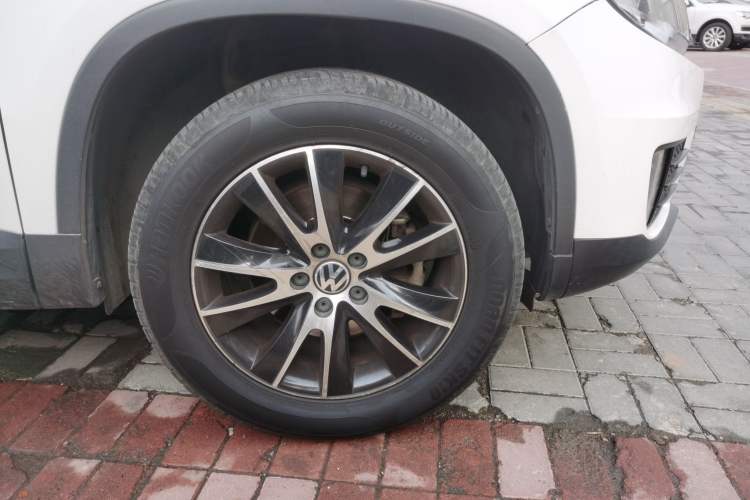 Used Volkswagen Tiguan 2014 1.8TSI Automatic 2WD 30th Anniversary Edition Right Front Wheel Hub