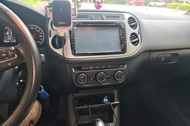 Used Volkswagen Tiguan 2015 1.8TSI Automatic Two-Wheel Drive Comfort Edition Audio And AC Panel