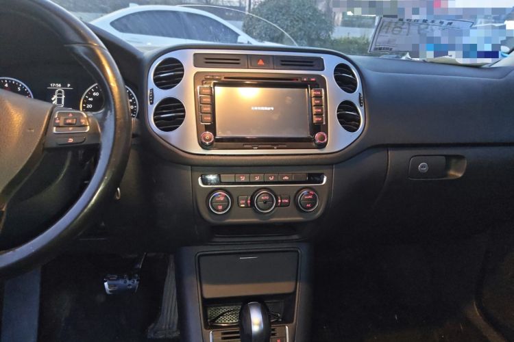 Used Volkswagen Tiguan 2015 1.8TSI Automatic Two-Wheel Drive Comfort Edition Audio And AC Panel