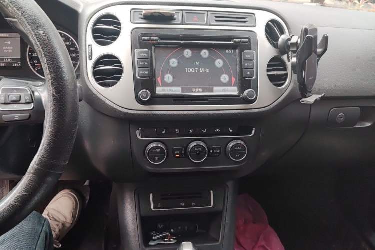 Used Volkswagen Tiguan 2015 2.0 TSI Automatic All-Wheel Drive Flagship Edition Audio And AC Panel