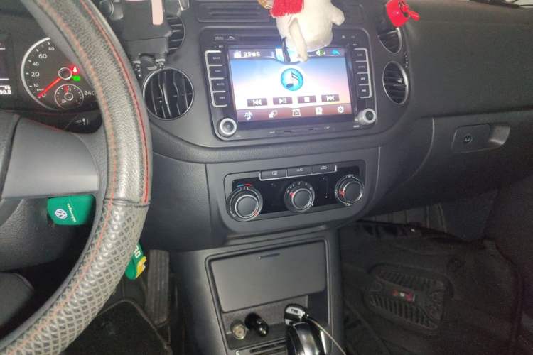 Used Volkswagen Tiguan 2015 1.8TSI Automatic Two-Wheel Drive Trend Edition Audio And AC Panel