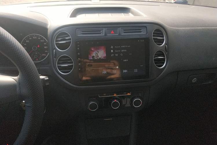 Used Volkswagen Tiguan 2015 1.8TSI Automatic Two-Wheel Drive Trend Edition Audio And AC Panel