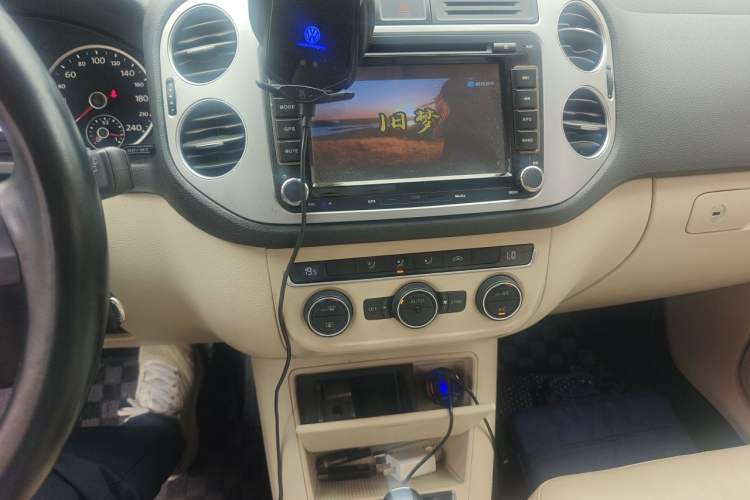 Used Volkswagen Tiguan 2015 1.8TSI Automatic Two-Wheel Drive Comfort Edition Audio And AC Panel