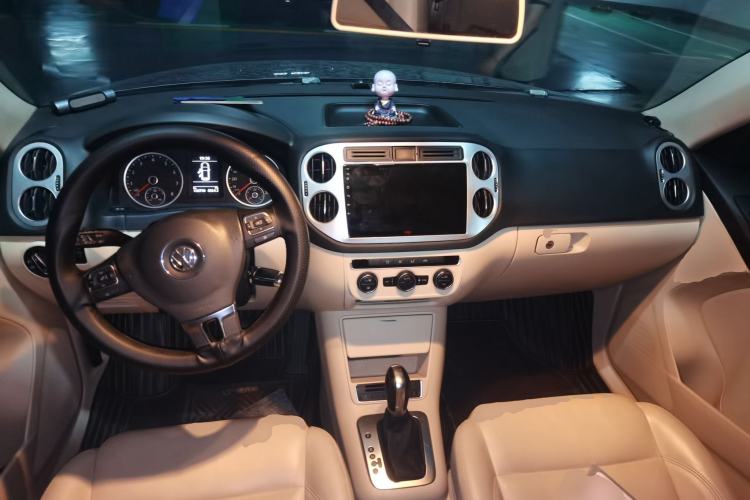 Used Volkswagen Tiguan 2015 1.8TSI Automatic Two-Wheel Drive Comfort Edition Center Console