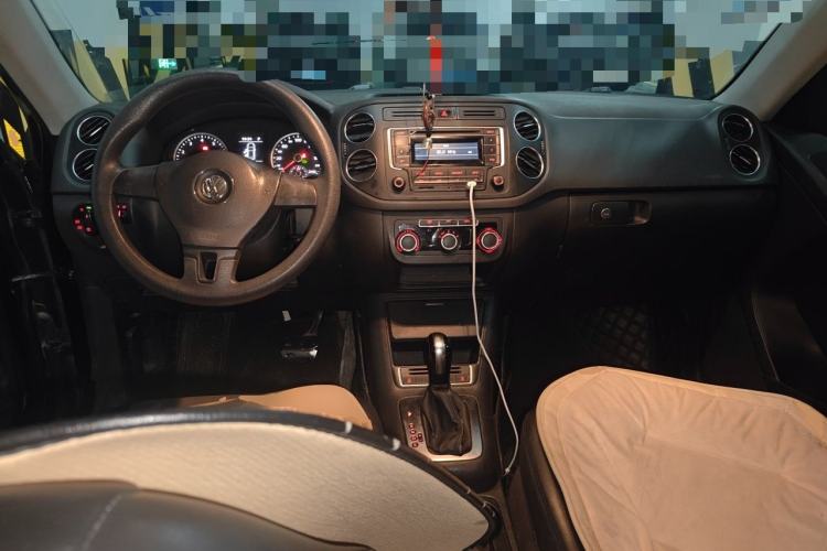 Used Volkswagen Tiguan 2015 1.8TSI Automatic Two-Wheel Drive Trend Edition Center Console