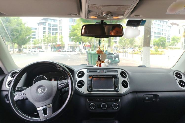 Used Volkswagen Tiguan 2015 1.8TSI Automatic Two-Wheel Drive Luxury Model Center Console