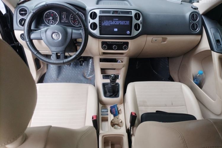Used Volkswagen Tiguan 2015 1.8TSI Manual Two-Wheel Drive Fashion Edition Center Console