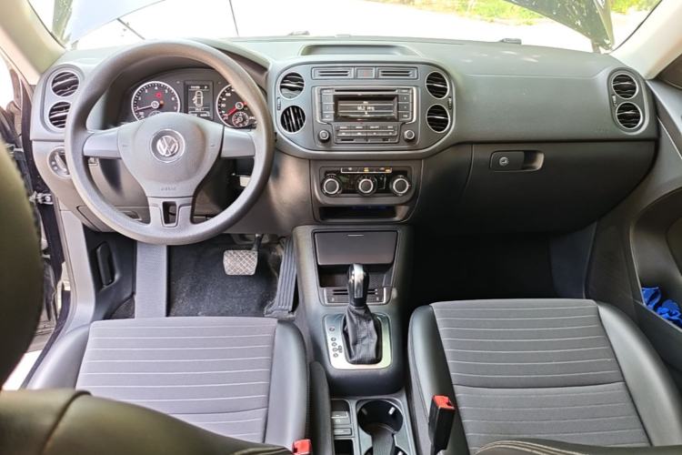 Used Volkswagen Tiguan 2015 1.8TSI Automatic Two-Wheel Drive Trend Edition Center Console