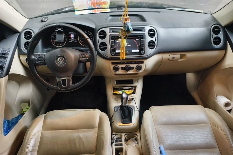Used Volkswagen Tiguan 2015 1.8TSI Automatic Two-Wheel Drive Luxury Model Center Console
