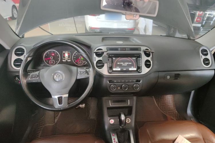 Used Volkswagen Tiguan 2015 1.8TSI Automatic Two-Wheel Drive Luxury Model Center Console
