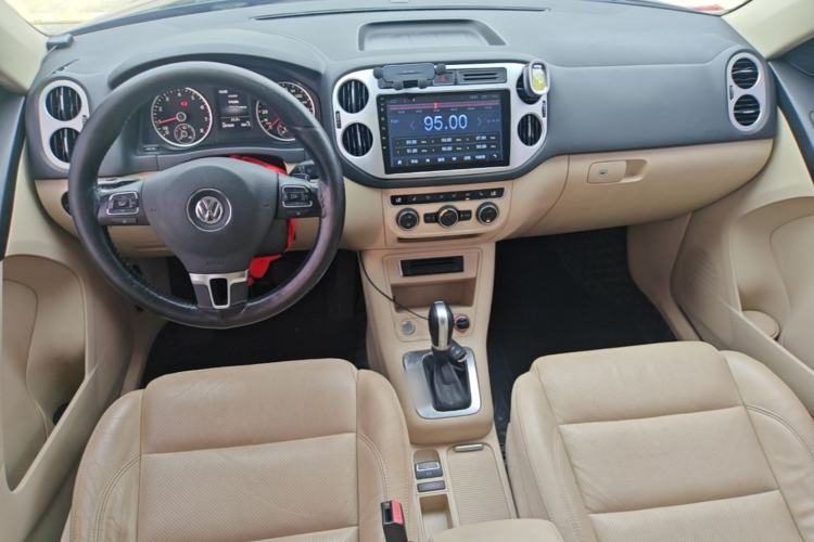 Used Volkswagen Tiguan 2015 1.8TSI Automatic Two-Wheel Drive Luxury Model Center Console
