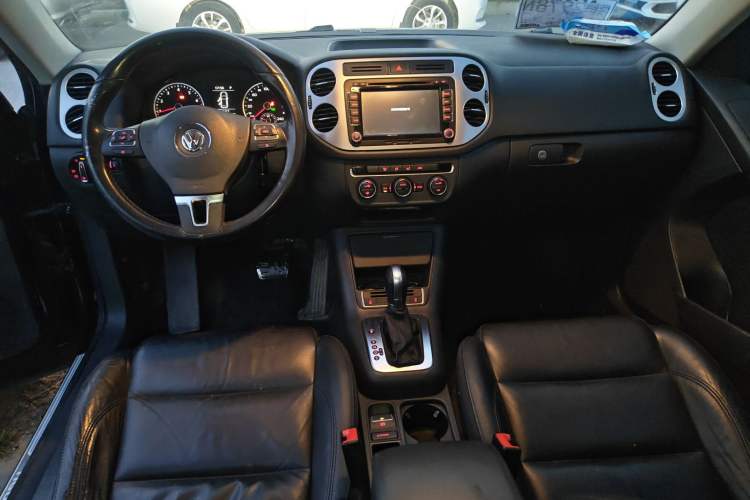 Used Volkswagen Tiguan 2015 1.8TSI Automatic Two-Wheel Drive Comfort Edition Center Console