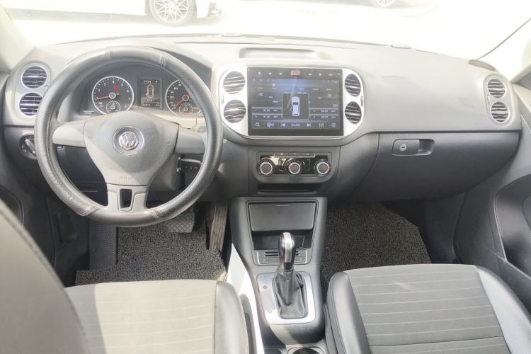 Used Volkswagen Tiguan 2015 1.8TSI Automatic Two-Wheel Drive Trend Edition Center Console