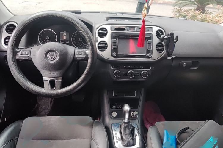 Used Volkswagen Tiguan 2015 2.0 TSI Automatic All-Wheel Drive Flagship Edition Center Console