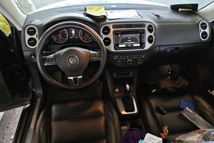 Used Volkswagen Tiguan 2015 1.8TSI Automatic Two-Wheel Drive Luxury Model Center Console