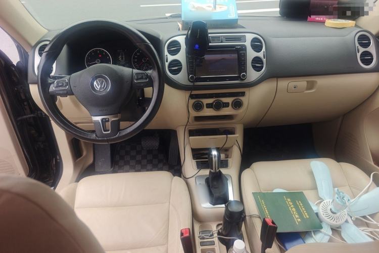 Used Volkswagen Tiguan 2015 1.8TSI Automatic Two-Wheel Drive Comfort Edition Center Console