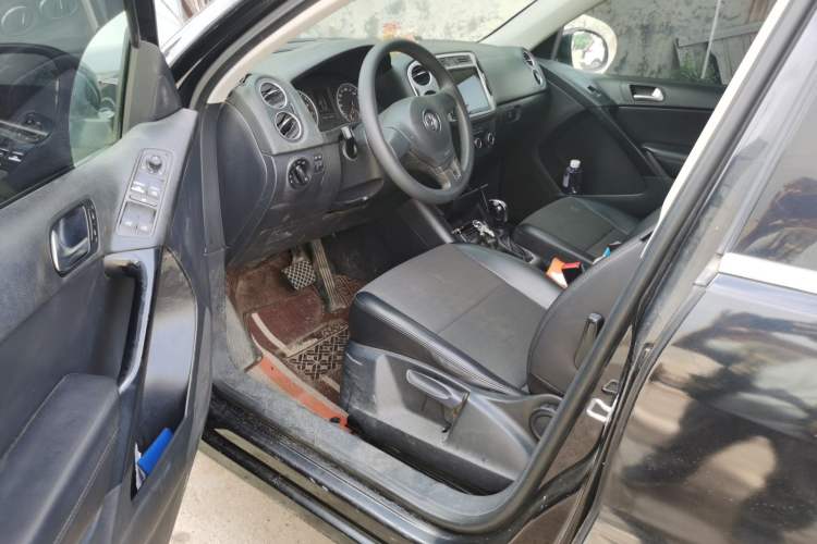 Used Volkswagen Tiguan 2015 1.8TSI Automatic Two-Wheel Drive Trend Edition Driver Seat