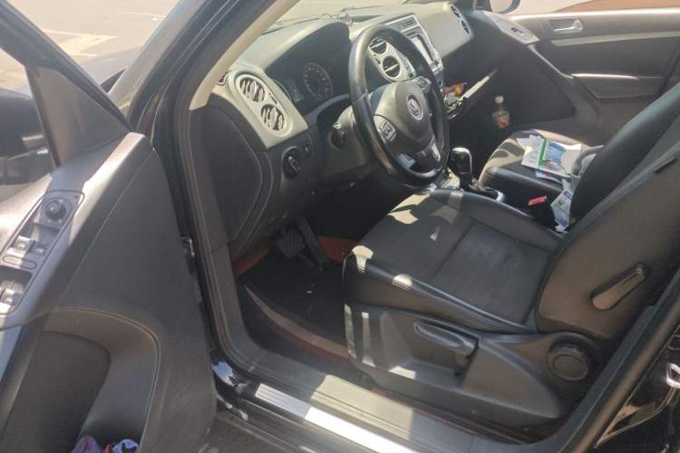 Used Volkswagen Tiguan 2015 1.8TSI Automatic All-Wheel Drive Style Vision Edition Driver Seat