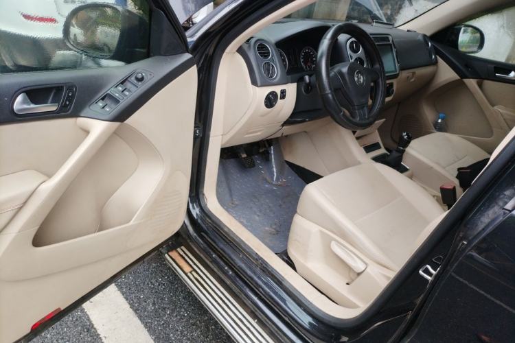Used Volkswagen Tiguan 2015 1.8TSI Manual Two-Wheel Drive Fashion Edition Driver Seat