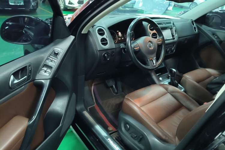 Used Volkswagen Tiguan 2015 1.8TSI Automatic All-Wheel-Drive Luxury Model Driver Seat