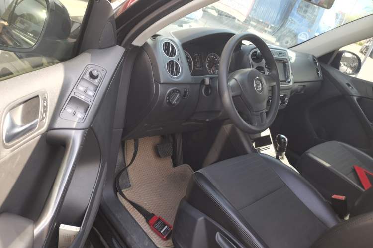 Used Volkswagen Tiguan 2015 1.8TSI Automatic Two-Wheel Drive Trend Edition Driver Seat