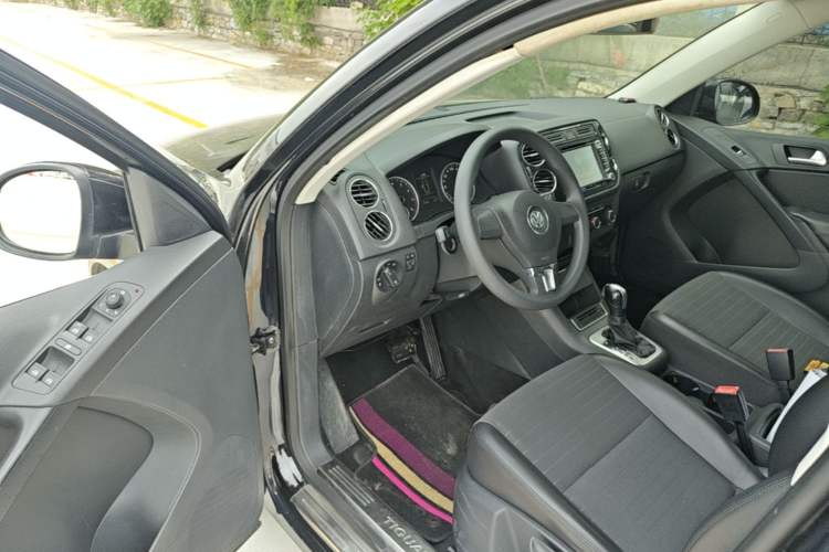 Used Volkswagen Tiguan 2015 1.8TSI Automatic Two-Wheel Drive Trend Edition Driver Seat