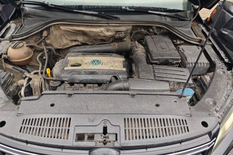 Used Volkswagen Tiguan 2015 1.8TSI Automatic Two-Wheel Drive Luxury Model Engine Bay