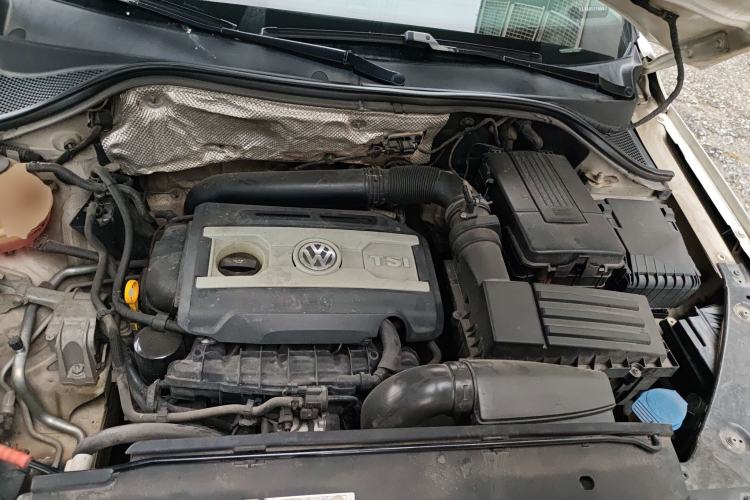 Used Volkswagen Tiguan 2015 1.8TSI Automatic Two-Wheel Drive Luxury Model Engine Bay