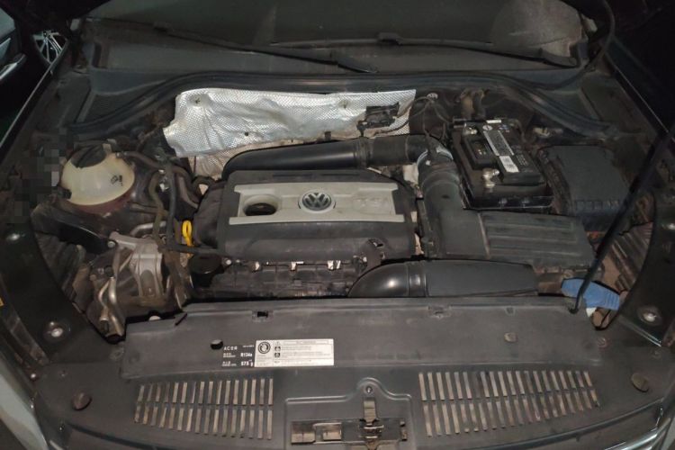 Used Volkswagen Tiguan 2015 1.8TSI Automatic Two-Wheel Drive Luxury Model Engine Bay