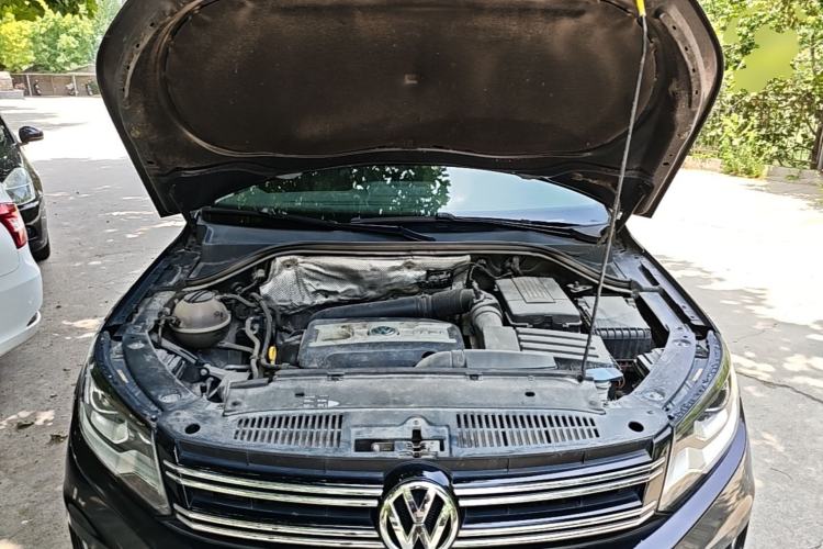 Used Volkswagen Tiguan 2015 1.8TSI Automatic Two-Wheel Drive Trend Edition Engine Bay